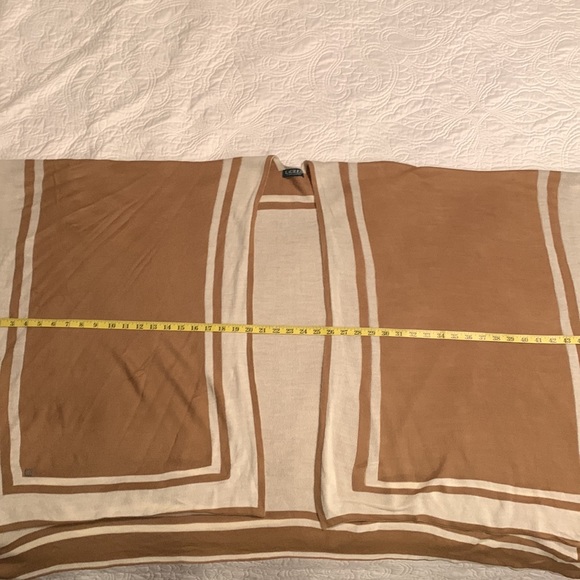 Lauren Ralph Lauren Jetsetter Cape Camel/Ivory One Size Wrap - Picture 5 of 7